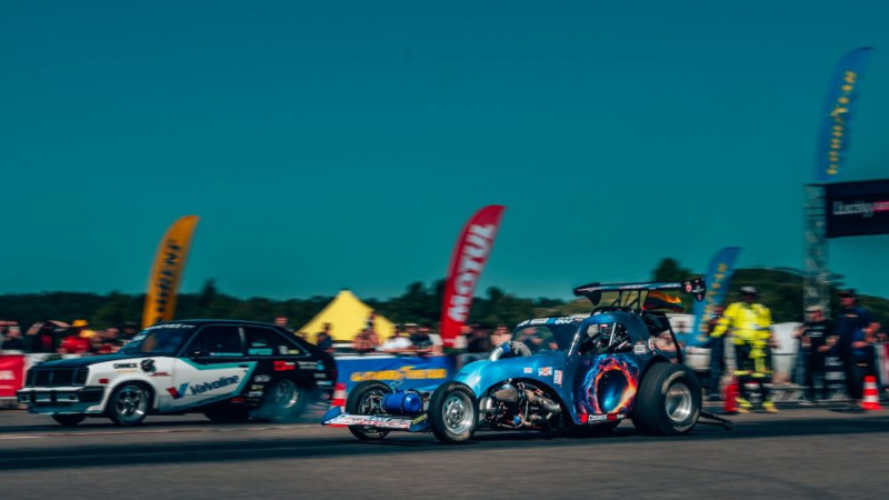 Sieviete autosportā - no idejas līdz dragreisa festivālam