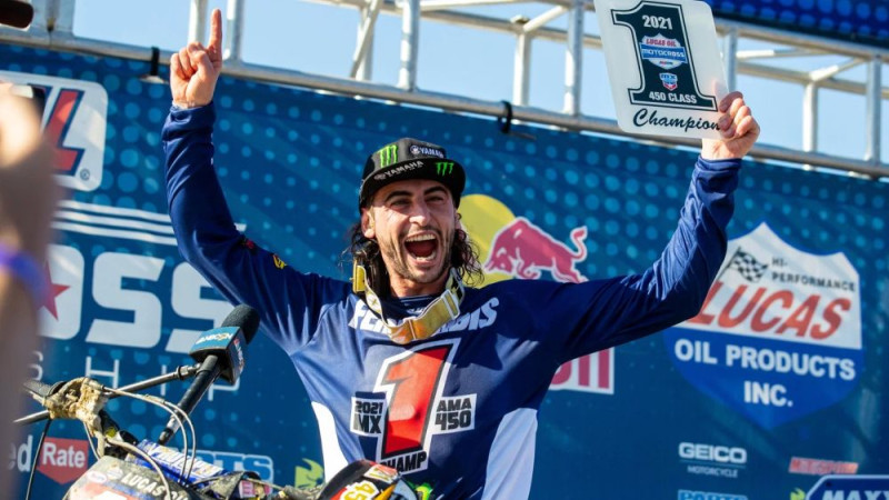 Dilans Ferandiss paziņo par profesionālās motokrosa karjeras beigšanu